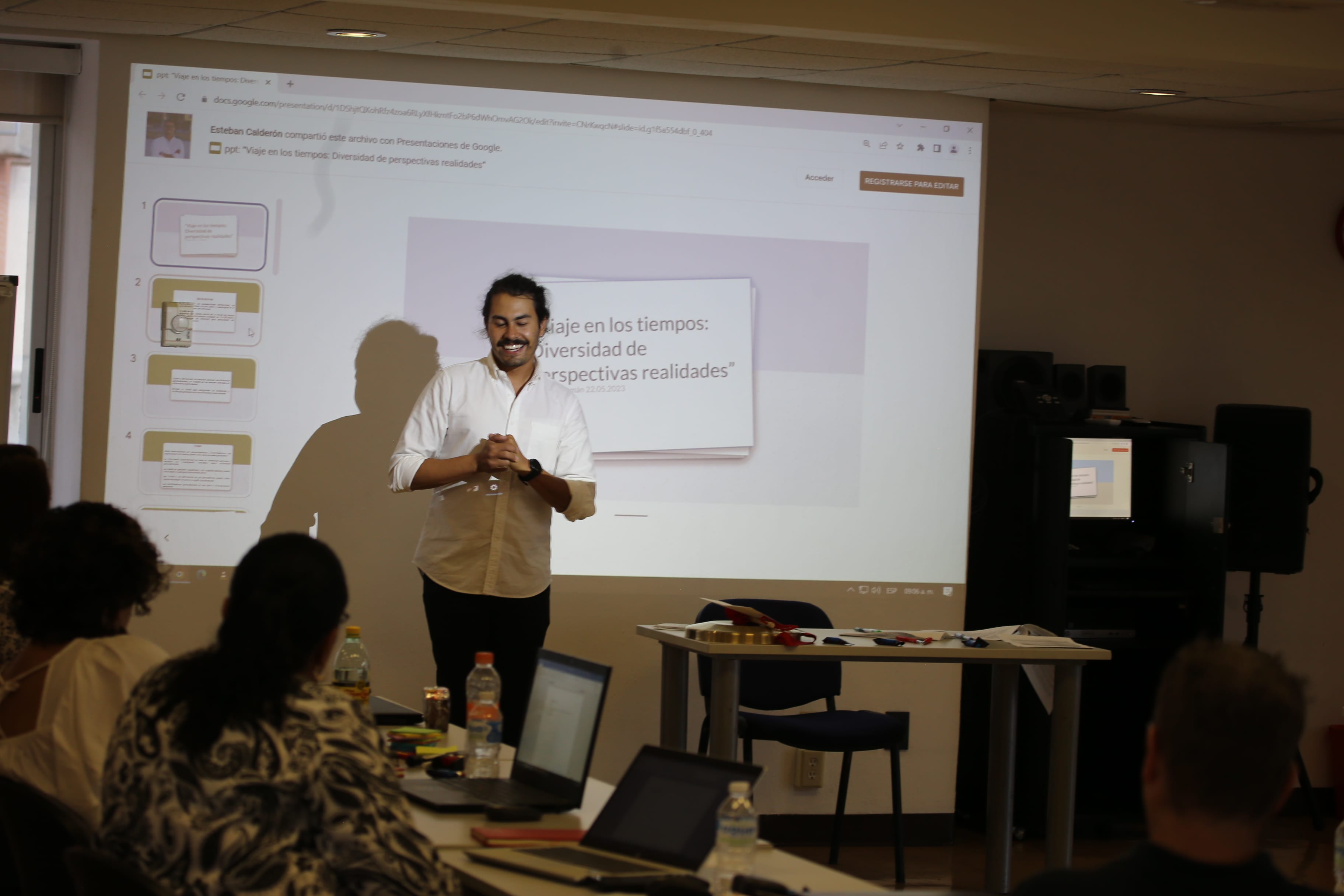 Una sesión de facilitación en curso